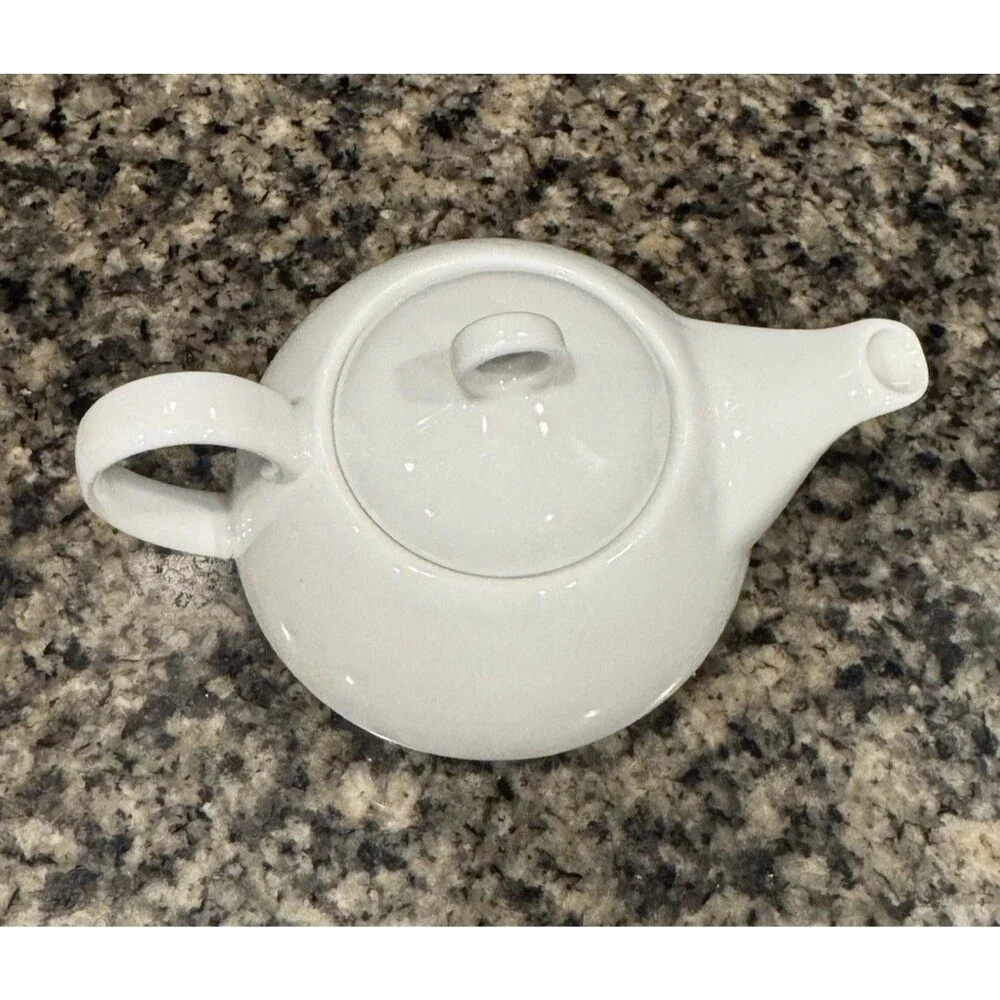 Vintage White Porcelain Small Tea Pot Kettle Home Table Decor